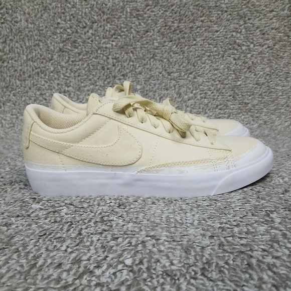 Nike Procell Blazer Low Canvas Yellow NYC Edition Shoe Size 6 Men CJ0692-100 - Picture 2 of 9